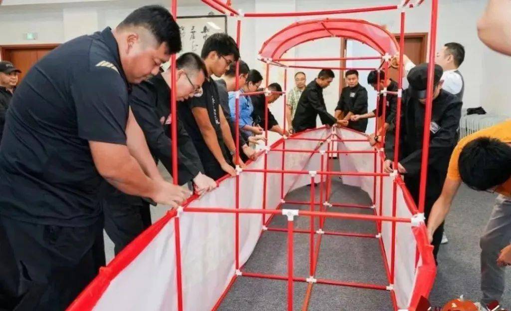 全國(guó)首創(chuàng)！《鐵軍風(fēng)云》數(shù)字紅色劇本落地大興，開(kāi)啟紅色教育新體驗(yàn)